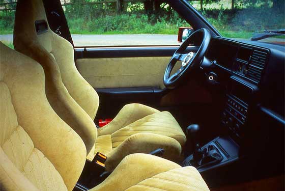 Lancia Delta Integrale Evo interior