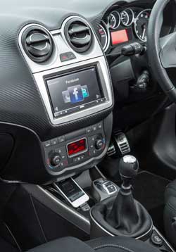 Alfa-Romeo-MiTo-LIVE-and-Connected-on-Drive