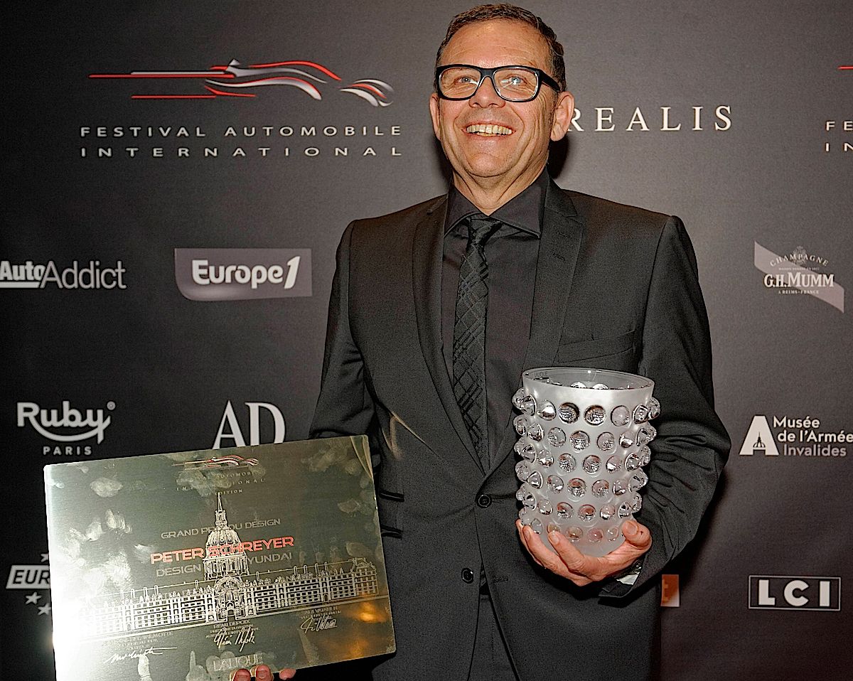 Peter Schreyer Accepting award for Kia SOul