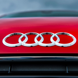 Audi-TT-Badge