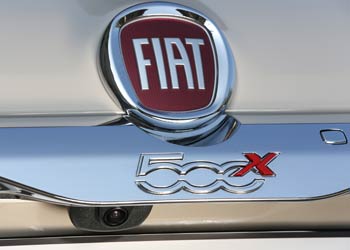 Fiat-500X-Boot-badge-detail