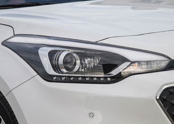 Hyundai-i20-Front-light-detail