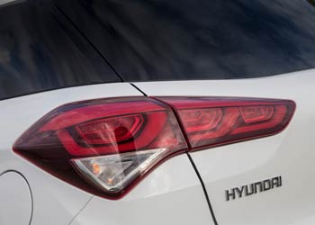 Hyundai-i20-rear-light
