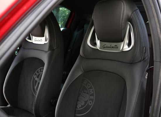 Alfa-Giulietta-Review-Seats-Detail