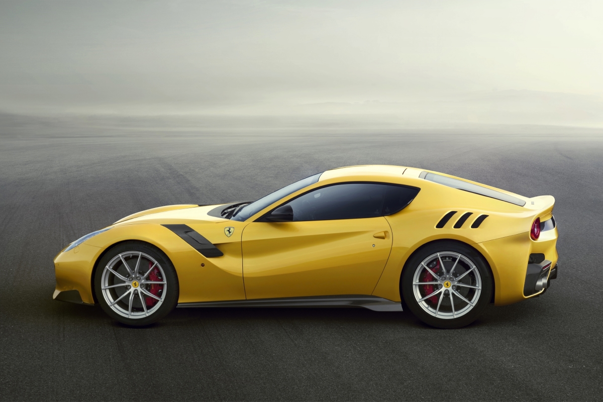 Ferrari_F12tdf_1low