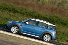 Jonathan Humphrey reviews the New MINI Countryman for Drive.co.uk-4