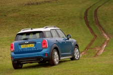 Jonathan Humphrey reviews the New MINI Countryman for Drive.co.uk-9