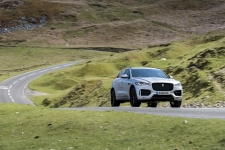 Neil Lyndon reviews the Jaguar F-Pace for Drive.co.uk-11