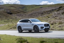 Neil Lyndon reviews the Jaguar F-Pace for Drive.co.uk-12