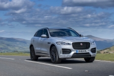 Neil Lyndon reviews the Jaguar F-Pace for Drive.co.uk-13