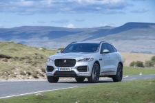 Neil Lyndon reviews the Jaguar F-Pace for Drive.co.uk-14