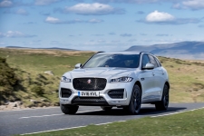 Neil Lyndon reviews the Jaguar F-Pace for Drive.co.uk-16