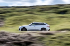 Neil Lyndon reviews the Jaguar F-Pace for Drive.co.uk-19