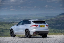 Neil Lyndon reviews the Jaguar F-Pace for Drive.co.uk-5