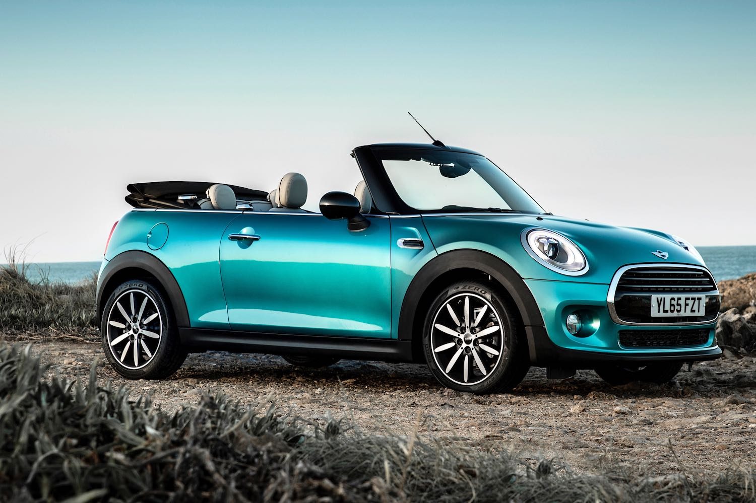 Drive.co.uk | The Bestselling Mini Cooper Convertible | Reviewed