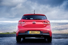 Tom Scanlan reviews the All-New Kia Rio for Drive 5