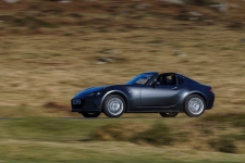 tom-scanlan-reviews the-Mazda MX-5 RF for drive-8