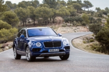 Neil Lyndon reviews the Bentley Bentayga for Drive 7