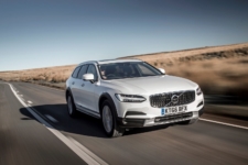 Neil Lyndon reviews the Volvo V90 AWD Cross Country for Drive 1