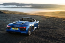 Jonathan Humphrey drives the sensational Audi R8 Spyder for Drive 2