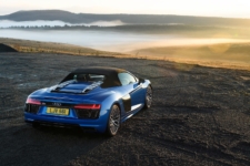 Jonathan Humphrey drives the sensational Audi R8 Spyder for Drive 3