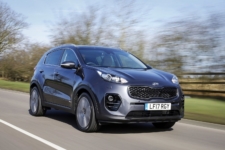 Neil Lyndon drives the cool New Kia Sportage car review by Drive 1