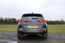 Neil Lyndon drives the cool New Kia Sportage car review by Drive 21