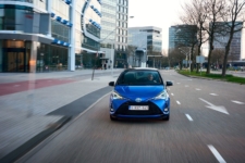 Tim Barnes-Clay drives the New Toyota Yaris car review by Drive 11