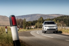 Neil Lyndon reviews the All New Land Rover Discovery in Scotland 6