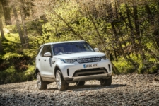 Neil Lyndon reviews the All New Land Rover Discovery in Scotland 8