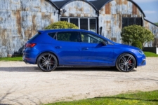 Tom Scanlan drives the New SEAT Leon and SEAT leon Cupra 13