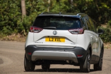 Tom Scanlan reviews the 2017 All New Vauxhall Crossland X 3