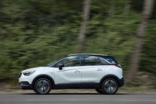 Tom Scanlan reviews the 2017 All New Vauxhall Crossland X 6