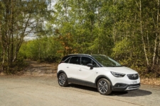 Tom Scanlan reviews the 2017 All New Vauxhall Crossland X 8