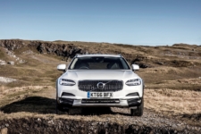 Neil Lyndon reviews the Volvo V90 Cross Country for Drive 20