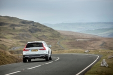 Neil Lyndon reviews the Volvo V90 Cross Country for Drive 6