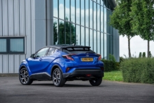 Tom Scanlan reviews the Toyota C-HR Hybrid for Drive 2