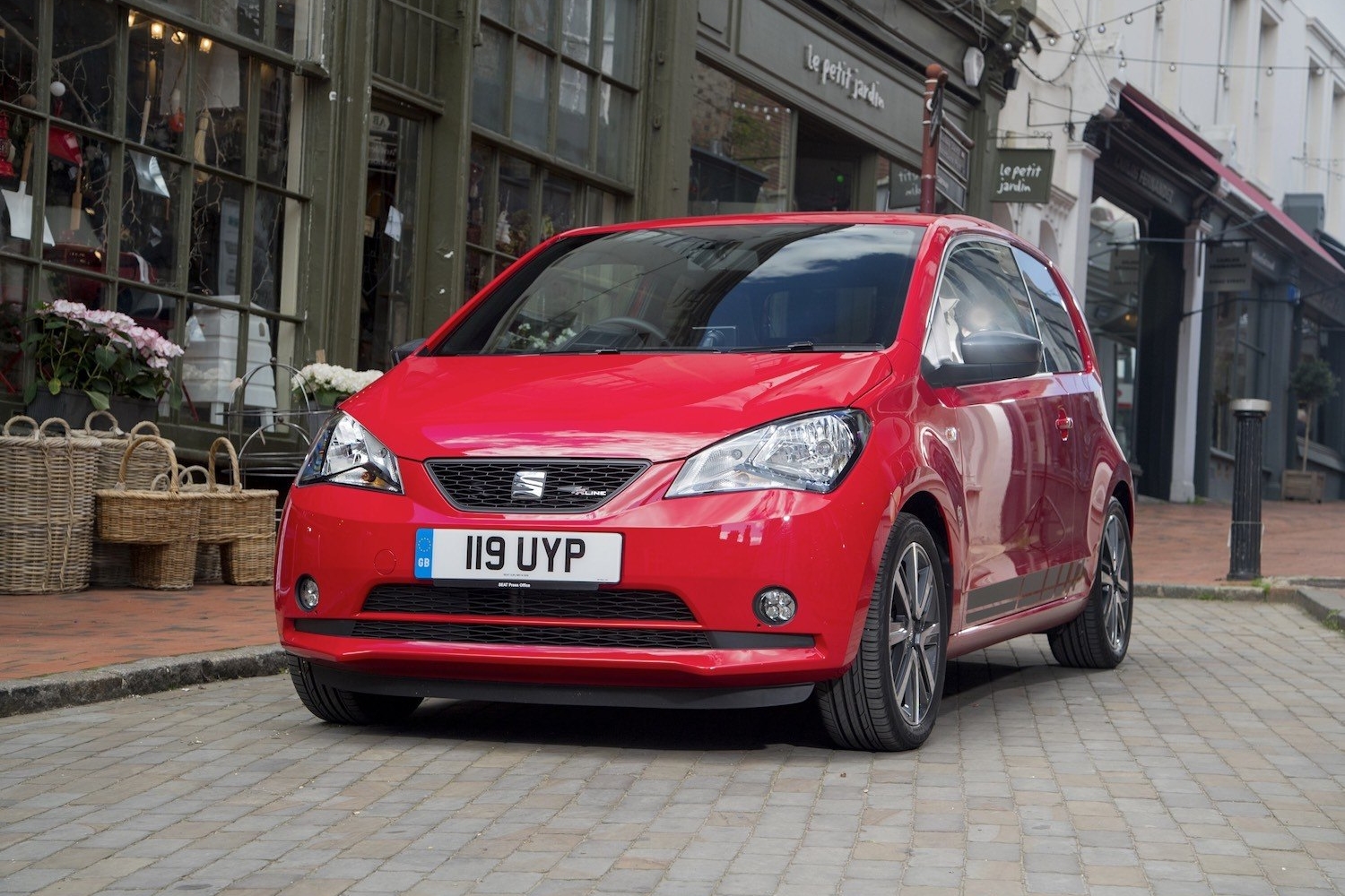 Review Jonathan Humphrey drives the SEAT Mii FR Line 6