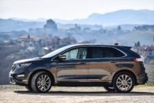 Tom Scanlan reviews the Ford Edge Vignale 1