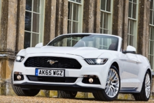 Ford Mustang reviewed by Tom Scanlan for Drive 8