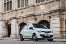 Lisa Richardson-Humphrey reviews the Renault Twingo Iconic for Drive 3