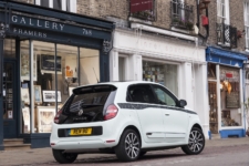 Lisa Richardson-Humphrey reviews the Renault Twingo Iconic for Drive 5