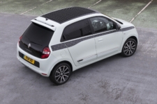 Lisa Richardson-Humphrey reviews the Renault Twingo Iconic for Drive 8