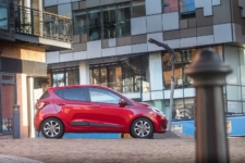 Neil Lyndon reviews Hyundai i10 Premium SE for Drive 11