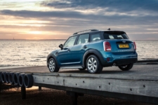 Neil Lyndon reviews the MINI Cooper D Countryman for Drive 10