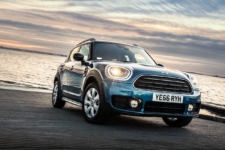 Neil Lyndon reviews the MINI Cooper D Countryman for Drive 11