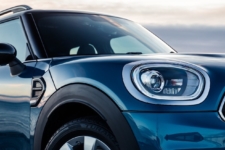 Neil Lyndon reviews the MINI Cooper D Countryman for Drive 12