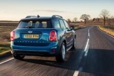 Neil Lyndon reviews the MINI Cooper D Countryman for Drive 18