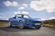 Neil Lyndon reviews the Fiat 124 Spider Lusso Plus for Drive 4