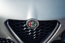 Tom Scanlan reviews the Alfa Romeo Giulia for Drive 28